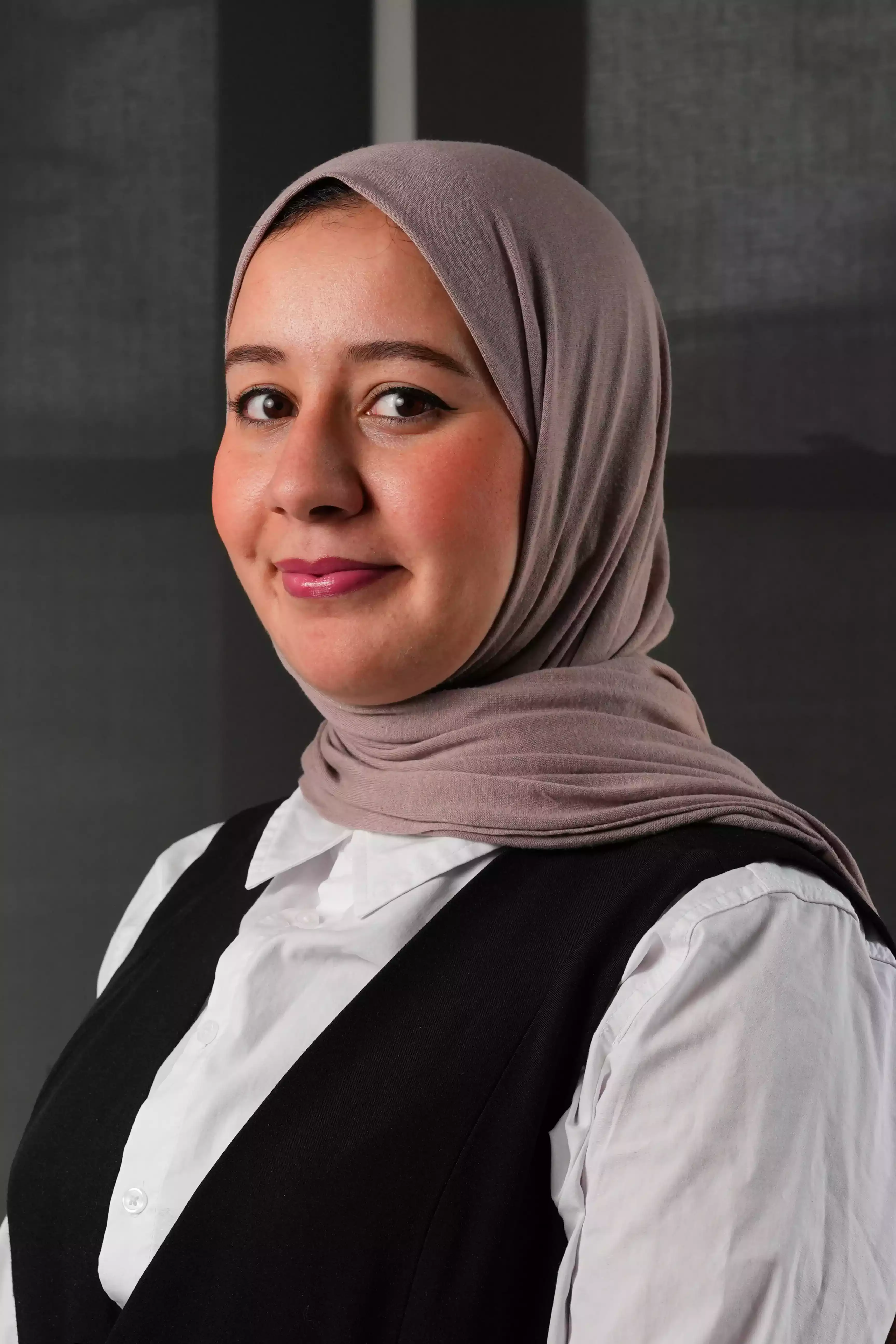 Amina YounesRéceptionniste à l'hirondelle